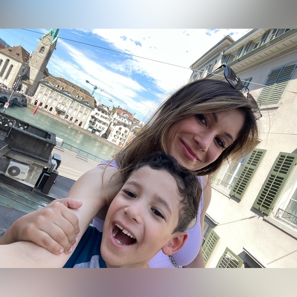 Meet your Posher, Yleana - Picture 10 of 17